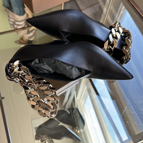 Authentic Burberry shoes - Picture 6 of 16